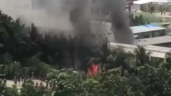 উত্তরায় প্রশিক্ষণ বিমান বিধ্বস্তের ঘটনায় অনেক হতাহতের শঙ্কা