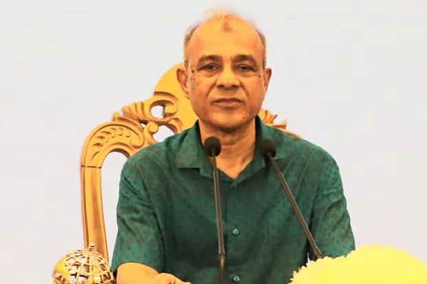বিমানবন্দরে উপদেষ্টা আসিফের ব্যাগে ‘ম্যাগাজিন’ পাওয়া নিয়ে স্বরাষ্ট্র উপদেষ্টা যা বললেন